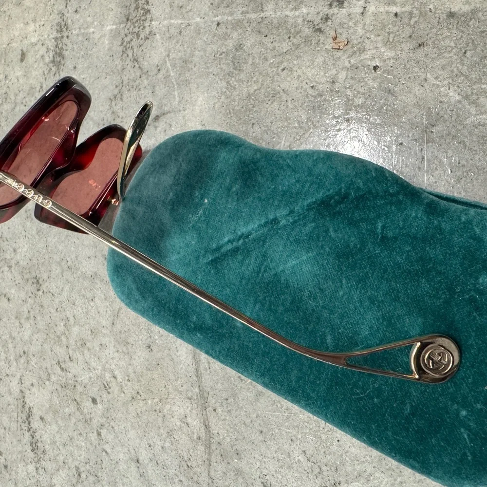Gucci Red Oversized Sunglasses - Picture 6 of 6